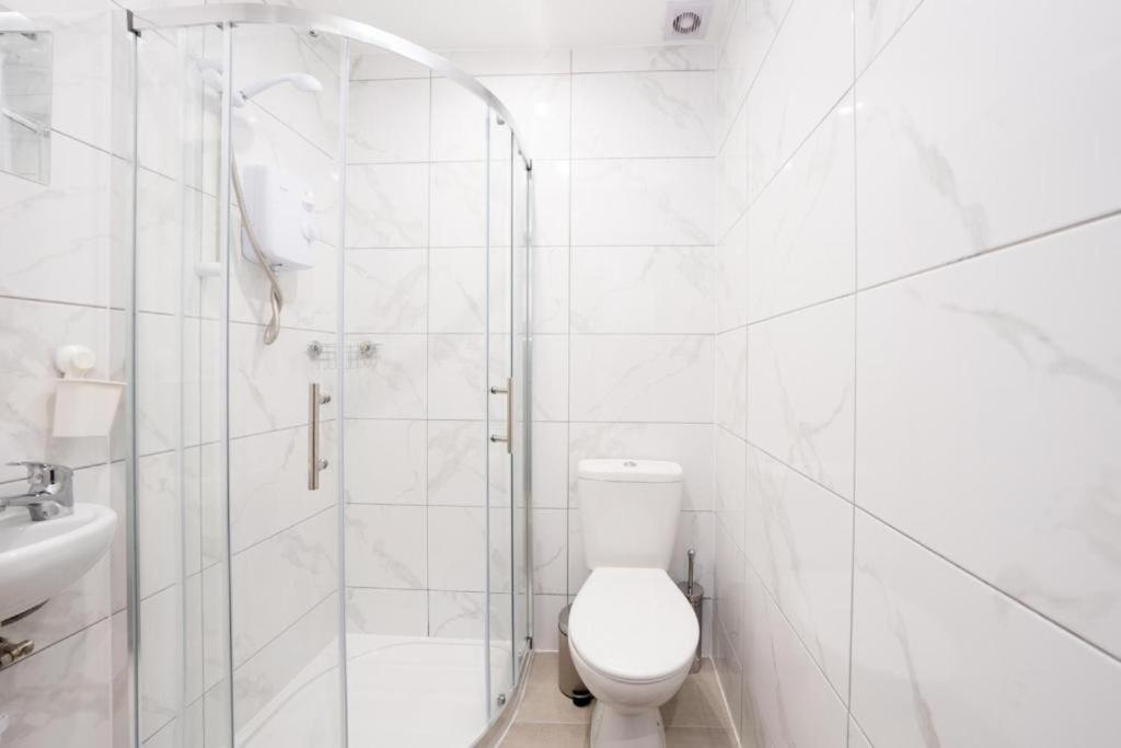 Heathrow Guest House - Oakway Feltham 外观 照片
