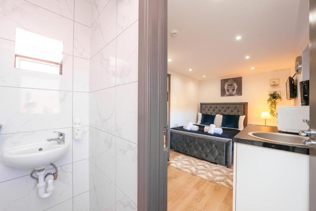Heathrow Guest House - Oakway Feltham 外观 照片